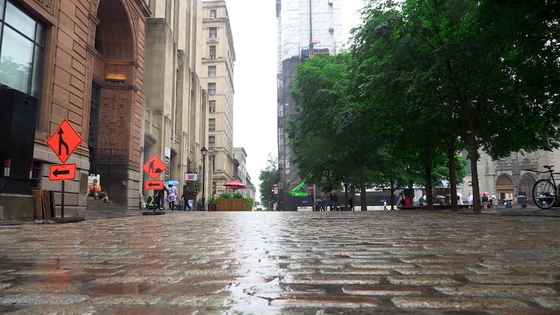 Old Montreal residents call for increased safety efforts around Place d’Armes metro