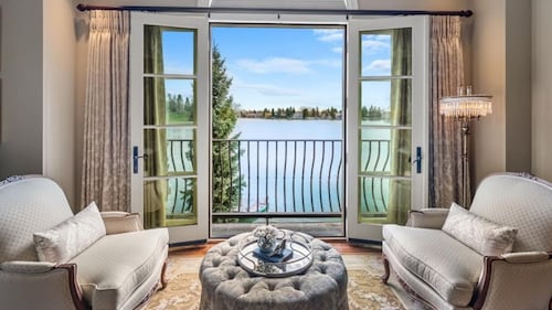 Inside 12231 Lake Louise Way S.E., in Calgary, Alta. (Realtor.ca)