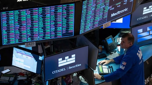 U.S. stocks rise, even as the bond market applies more pressure