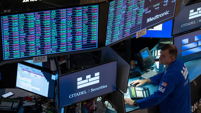 U.S. stocks rise, even as the bond market applies more pressure