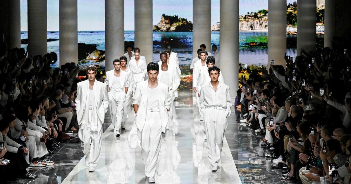 Dolce & Gabbana entwirft mediterranes Flair in Herrenmode für die Hitze
