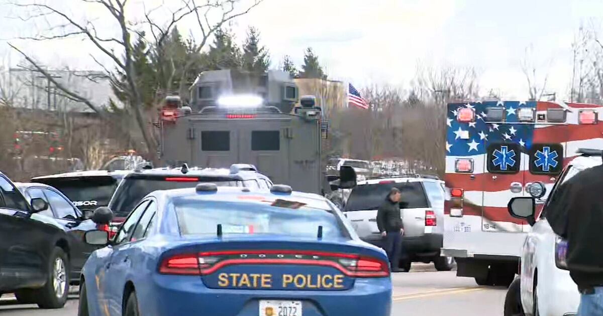 Reports of active shooter at Detroit-area synagogue containing school