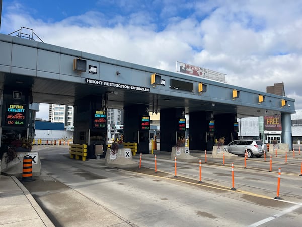 Long early morning lines at Windsor-Detroit Tunnel slows cross-border traffic