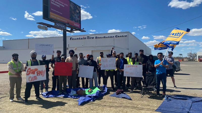 ‘They don’t need drivers, they want slaves’: Saskatoon Dragonfly drivers protest for 5th day