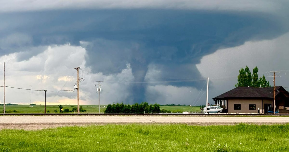 Tornado reported near Oxbow, Sask. under investigation