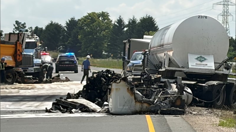 Crash closes westbound lanes of Highway 402