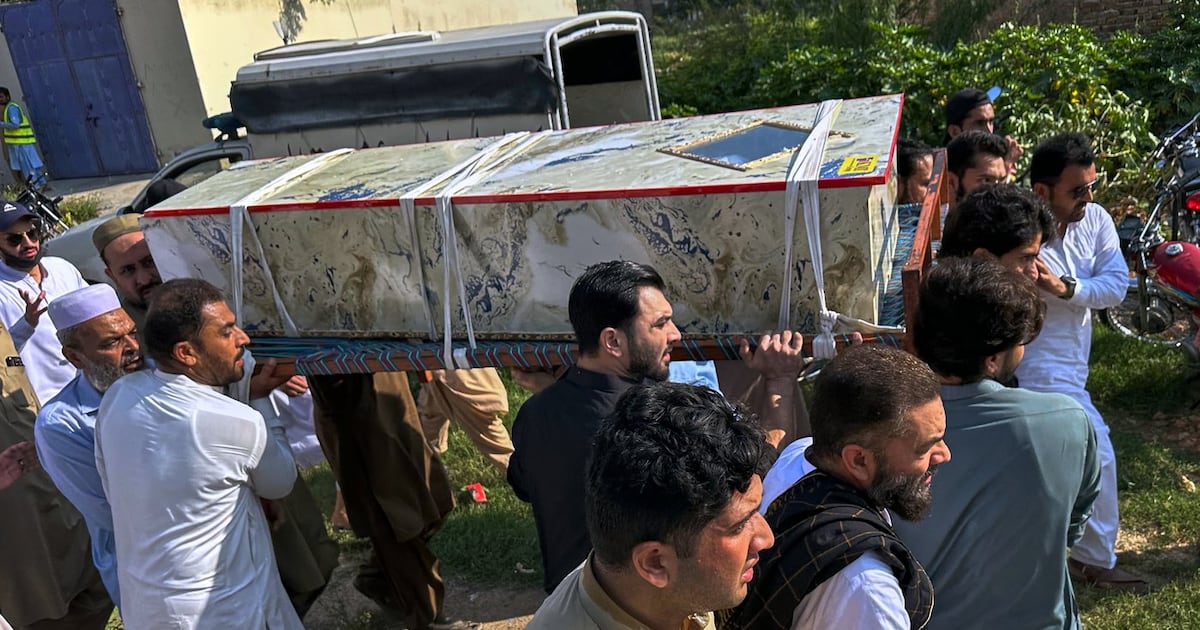 Pakistani forces end 20-hour standoff with militants in the northwest