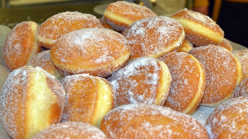 Scenic spot in Italian mountains overrun by tourists seeking the perfect pastry