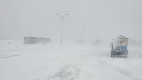 Hundreds stranded on northern Alberta highway overnight due to storm