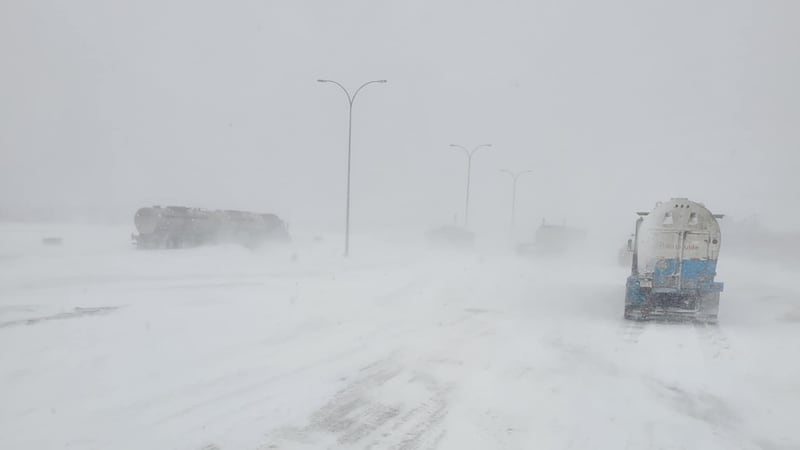 Hundreds stranded on northern Alberta highway overnight due to storm