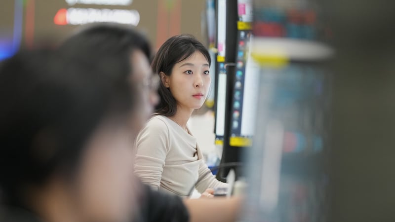 World shares are mixed, with sharp gains for tech stocks, while oil prices bounce back