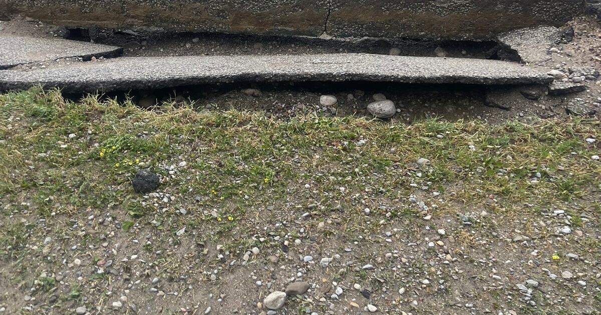 Sinkhole shuts down eastbound Steeles in Brampton