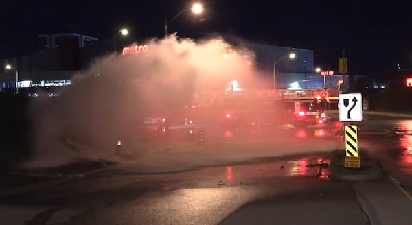 Broken water main sends water gushing 10 feet into the air in Etobicoke, Toronto Fire says