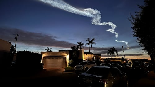 Elon Musk gets an apology from California regulators as a SpaceX lawsuit is settled