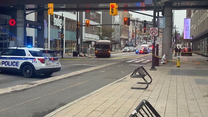 Man facing charges after 2 stabbings in downtown Ottawa