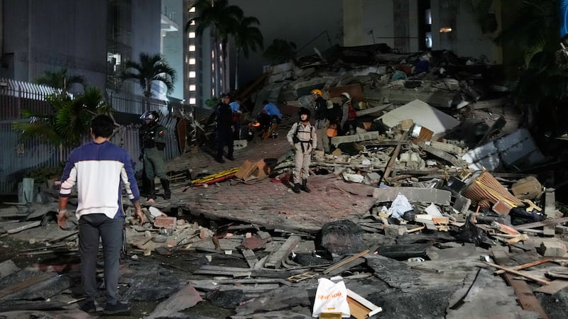 Back-to-back powerful earthquakes slam Venezuela, collapsing buildings in capital city of Caracas