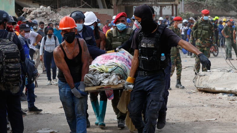 UN to provide 10,000 body bags to Venezuela after quakes