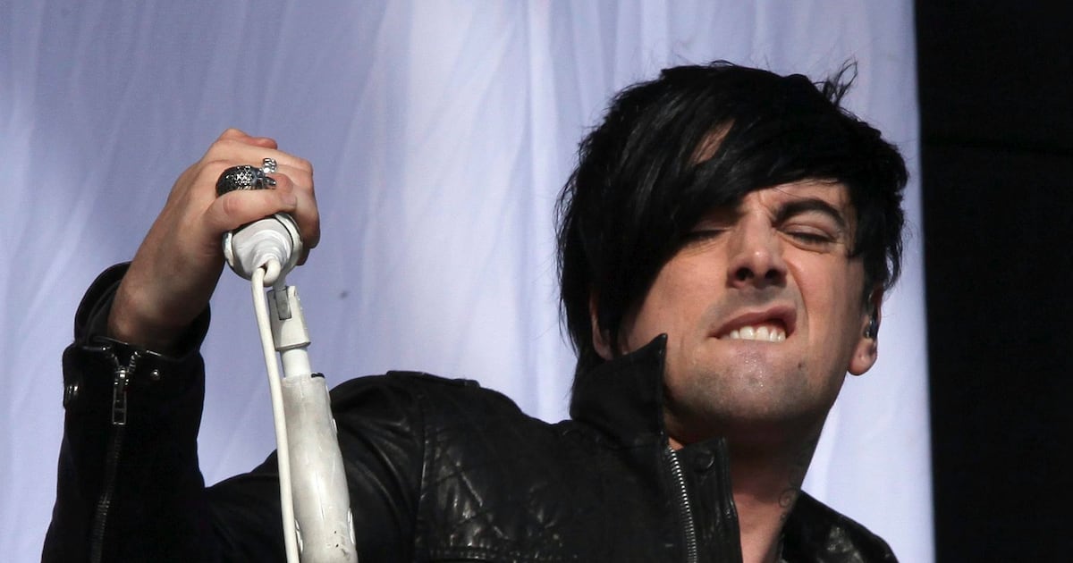 Der ehemalige britische Sänger Ian Watkins stirbt nach einem Angriff im ...