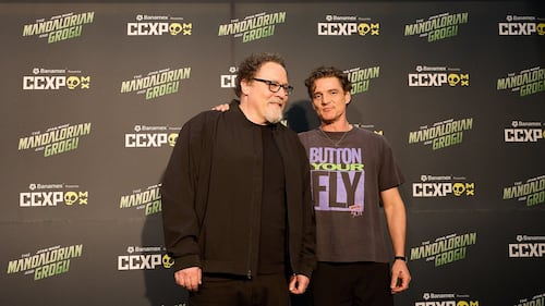 Pedro Pascal is moved to tears on his second visit to a Mexico pop culture convention