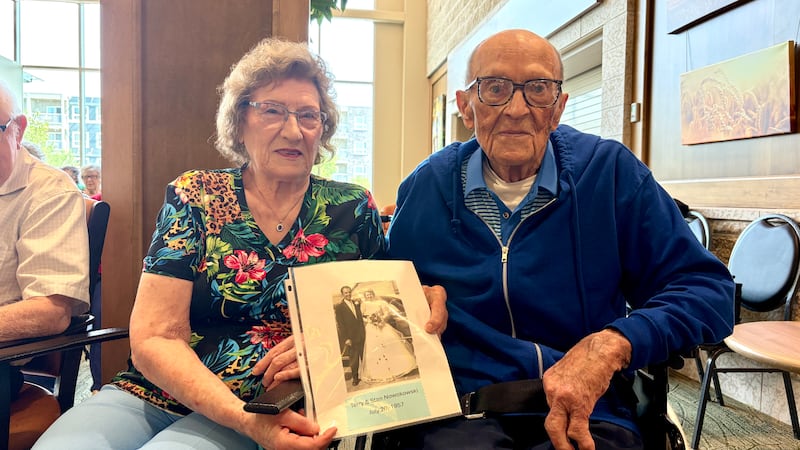 9 couples celebrate 60th anniversary at Regina retirement home