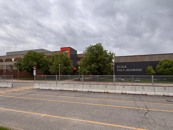 Teen stabbed outside Laval high school; one suspect arrested