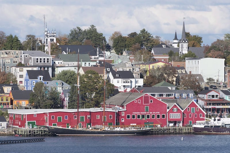 Mayor of Lunenburg, N.S., banned from taxi service after alleged late-night fracas