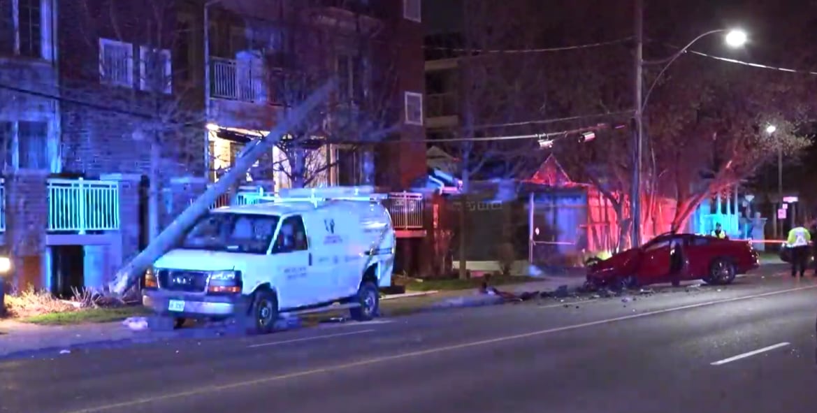 Man in hospital following 2-vehicle crash in Toronto’s east end