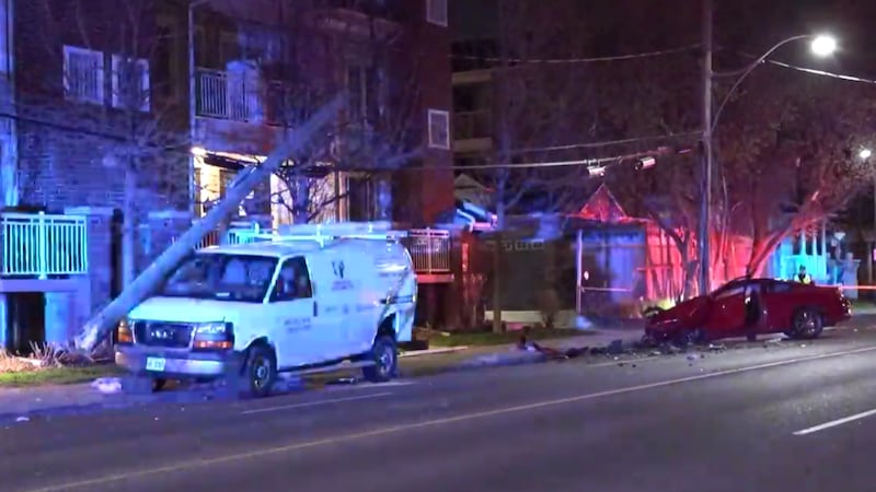 Man in hospital following 2-vehicle crash in Toronto’s east end