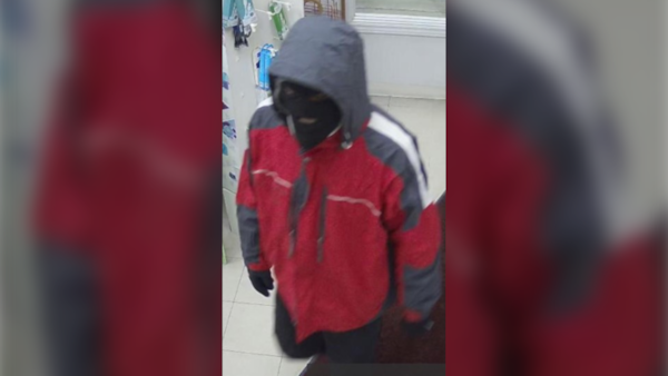 Man wanted following armed robbery at Richmond Hill business: police