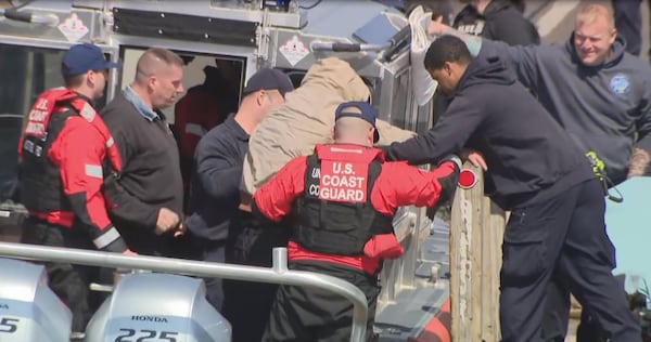 Four people rescued from Detroit River after boat capsizes: U.S. Coast Guard