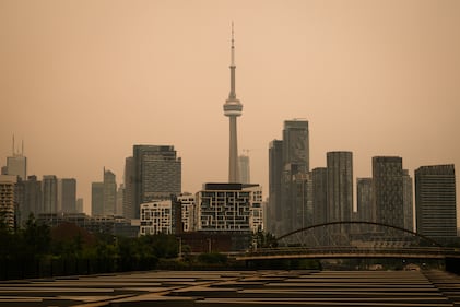 Smokey skies from wildfires make it harder to breathe in Toronto