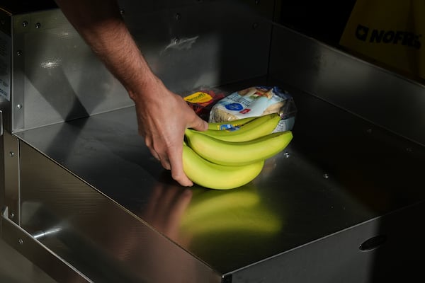 Thousands line up for free groceries amid rising food prices