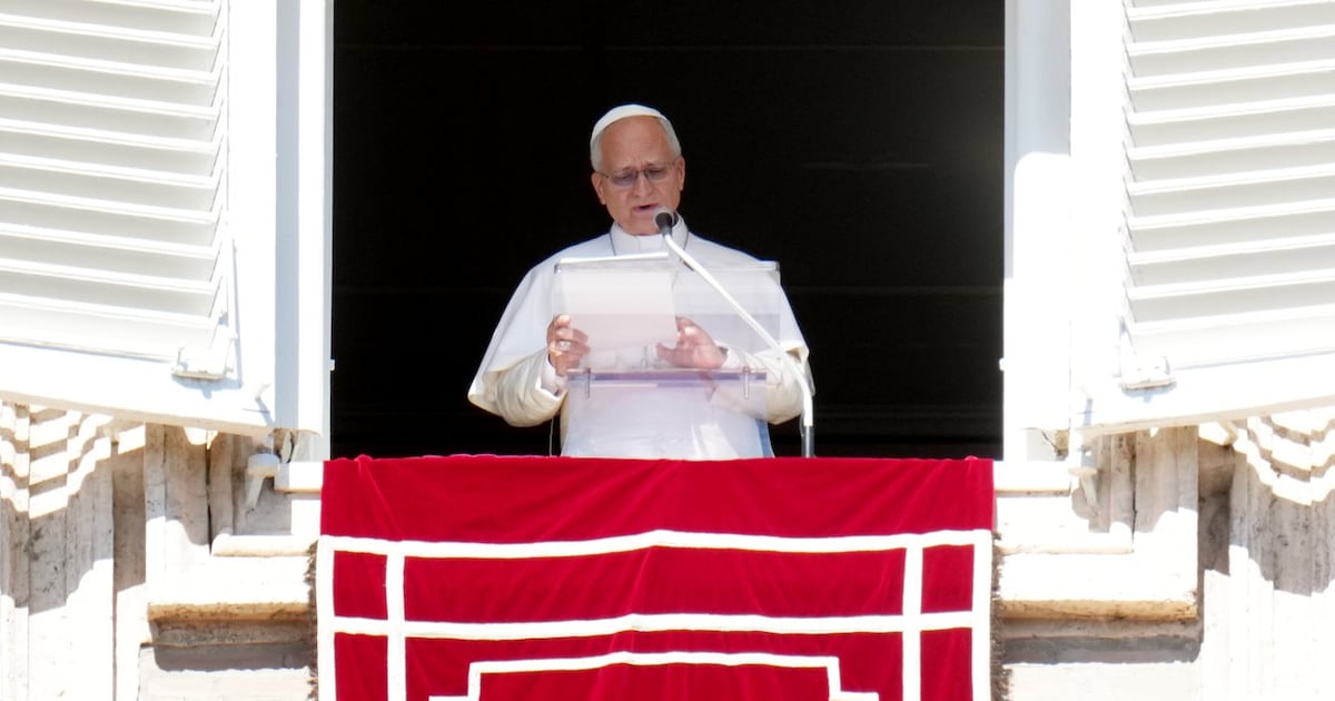 Normaler Betrieb im Vatikan, während sich Papst Leo auf eine Operation zur ...