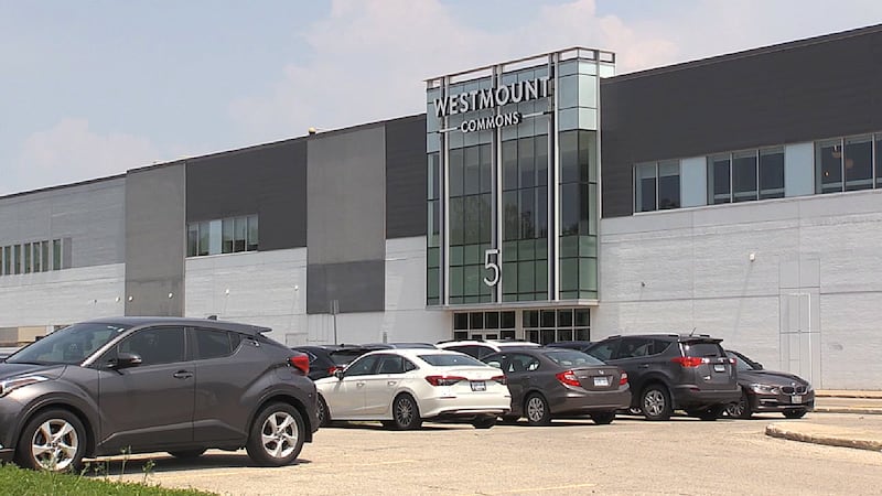Don’t diss’ Westmount: Councillors spar over CARFAX Canada’s office search