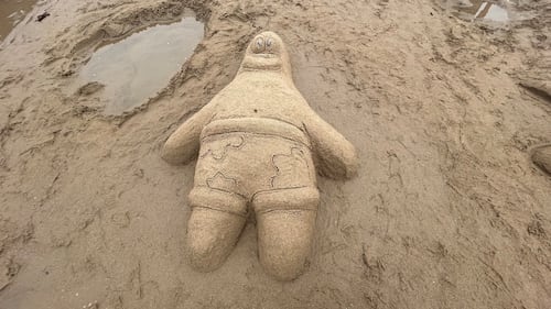 ‘Patrick Star’ from the TV show SpongeBob SquarePants is pictured sculpted out of sand. (CTV/Avery MacRae)