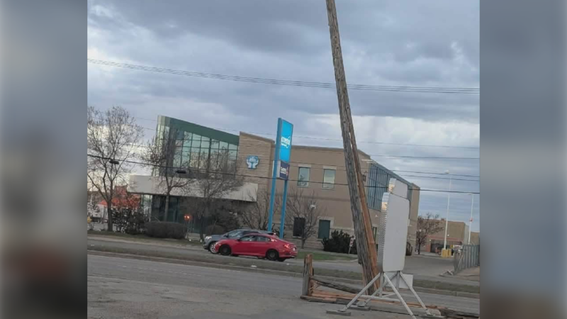 Circle Drive shut down overnight after semi hits power pole