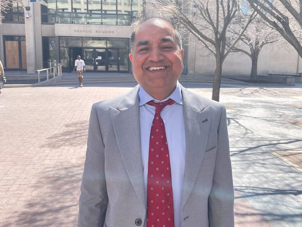 Umar Hayat registers for Winnipeg’s mayoral race