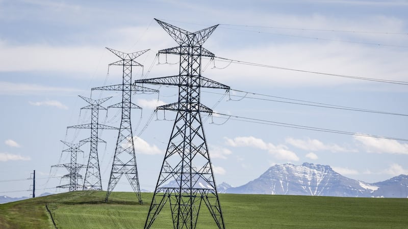 Discussion paper floats ways Ottawa can help fund giant electrical grid buildout