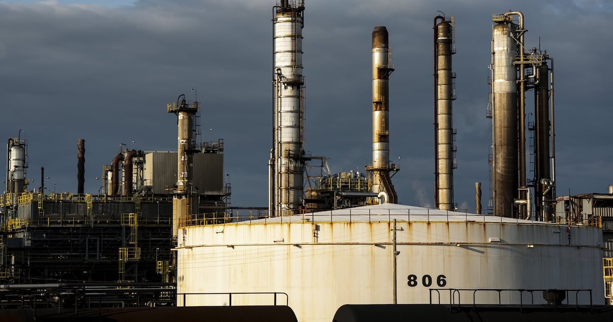 Suncor ratcheting up output of diesel, jet fuel