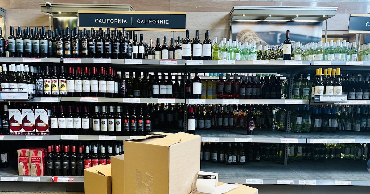 Ontario shoppers reject U.S. alcohol return as trade talks hinge on ban