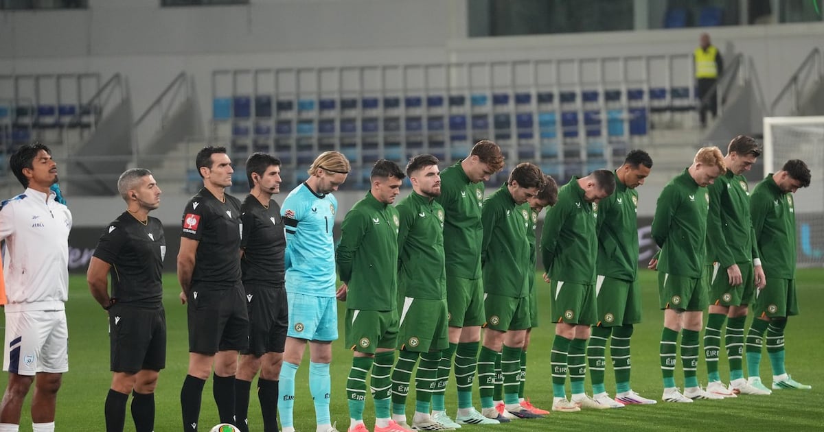 Ireland soccer players again wear black armbands and refuse handshakes ...