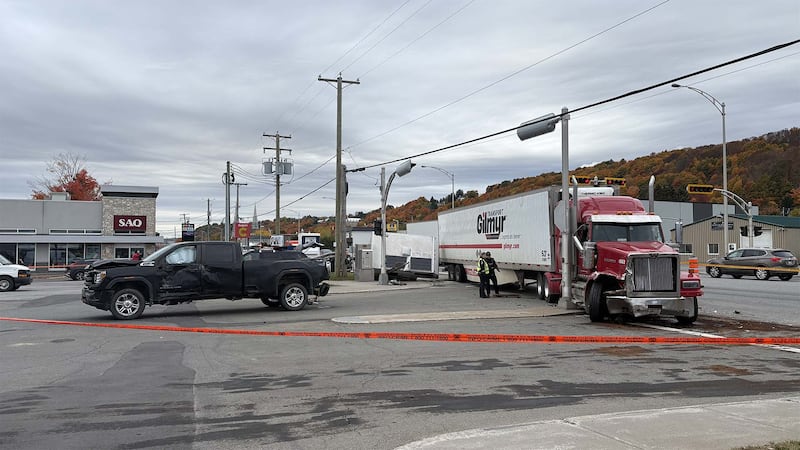 Trucker could face impaired driving charges after Quebec City-area crash