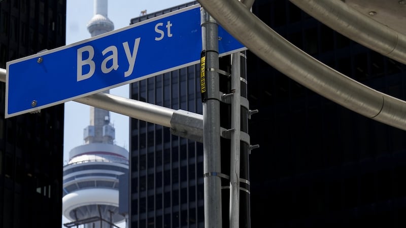TSX gains nearly 100 points on Friday, U.S. markets also positive