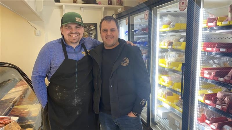 ‘Community’: Spruce Grove deli gives away competition’s gift cards in thanks