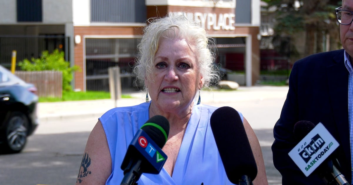 Volunteer calls on province to address homelessness after heat wave sees hundreds of bottles of water handed out