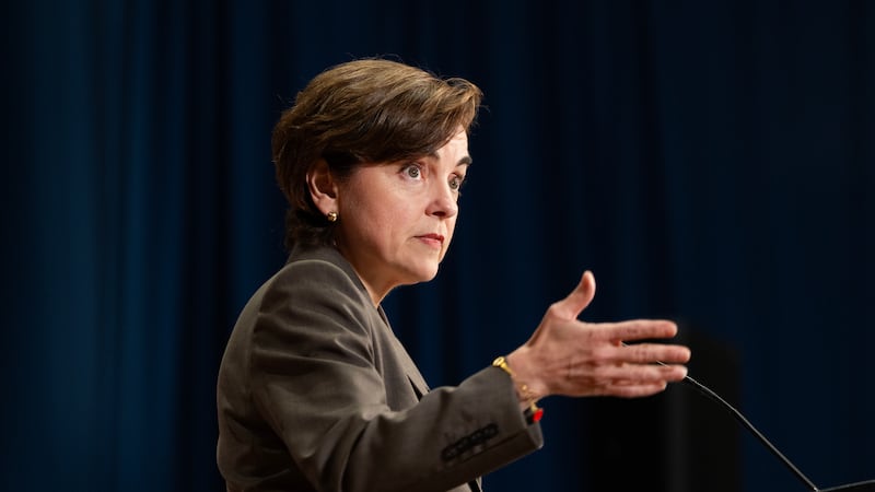 Quebec will not follow suit if Canada drops ban on U.S. liquor, premier says