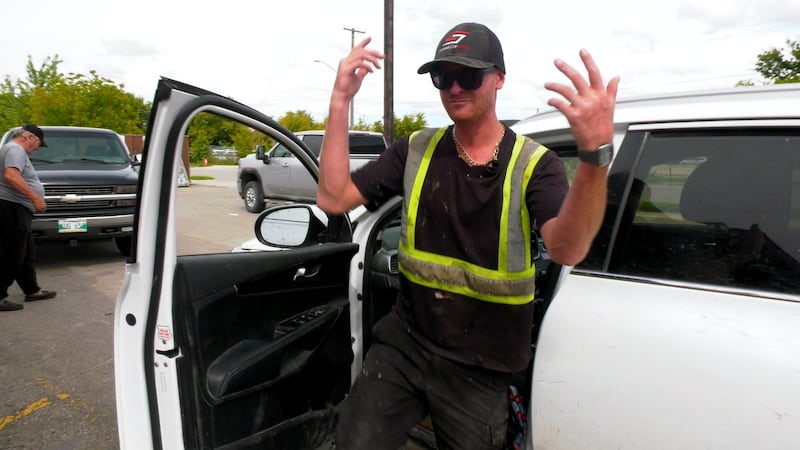 ‘It all happened within 30 seconds’: Selkirk man speaks after becoming carjacking victim