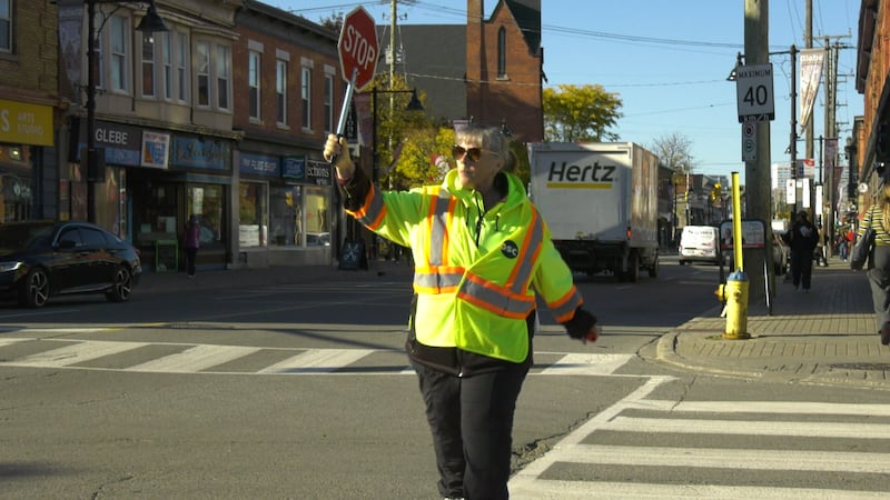 Ottawa crossing guards seeing a rise in dangerous driving behaviours near schools
