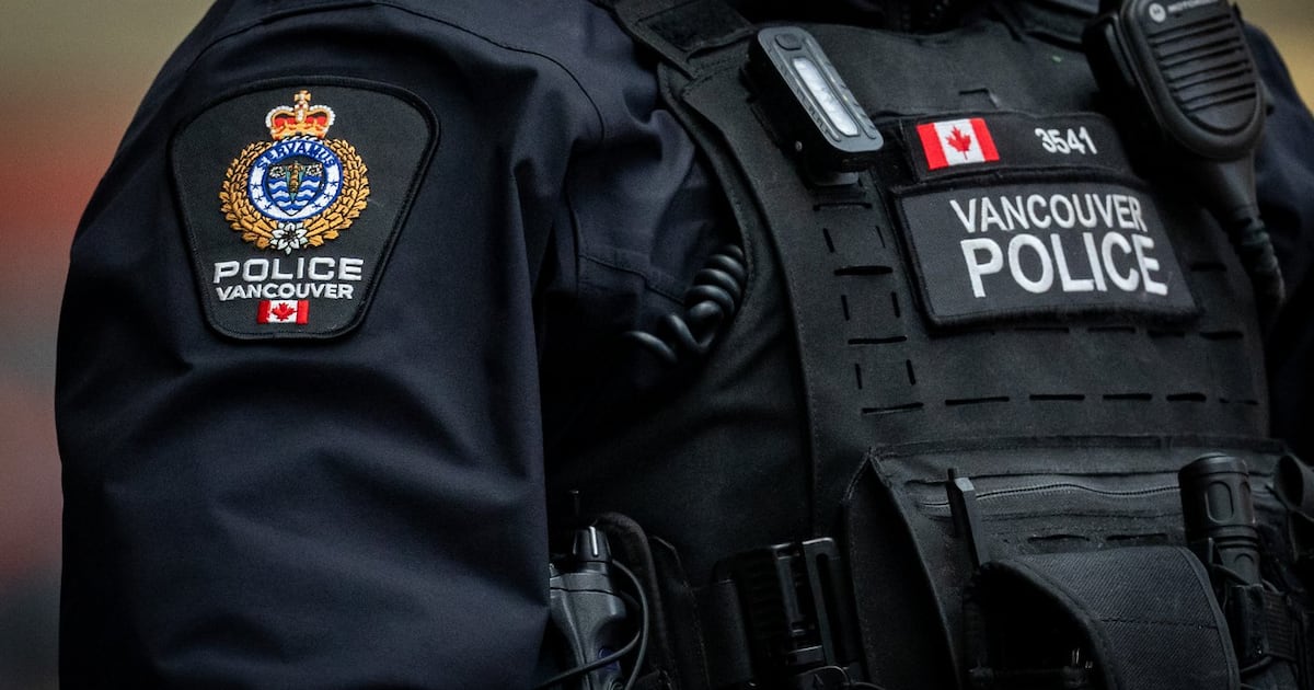 1 dead after police respond to hostage situation in East Vancouver