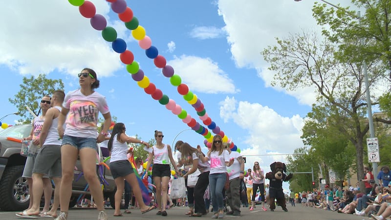 Police presence at Edmonton Pride Festival, parade sparks boycotts